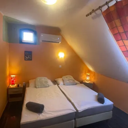 Bed and Breakfast Turul Panzio&pizzeria 3*